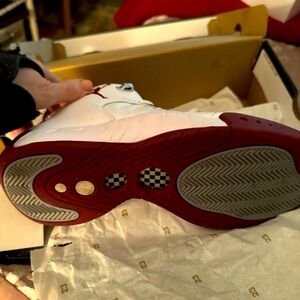 Jordan sneaks 9 1/2 worn 3 times they are on great condition